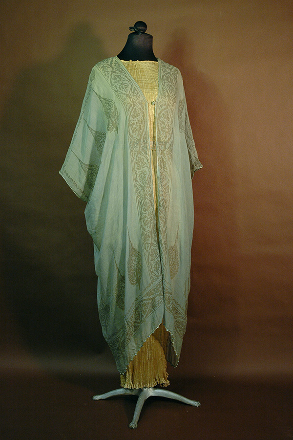 Printed Silk Kaftan by Mariano Fortuny (Late 1910s-Early 1920s); Missouri Historic Costume and Textile Collection, University of Missouri, Columbia
