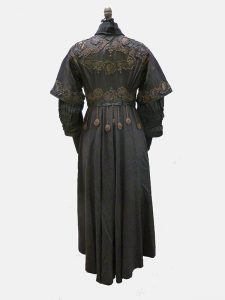 Embroidered Wool and Silk Coat (1910s); Missouri Historic Costume and Textile Collection, University of Missouri, Columbia